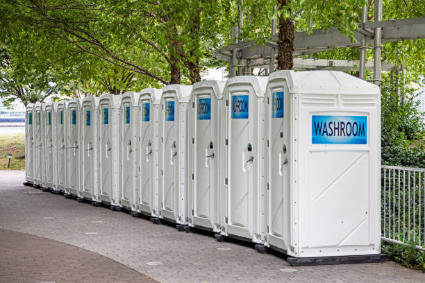 Porta potty delivery and setup in Grove, OK